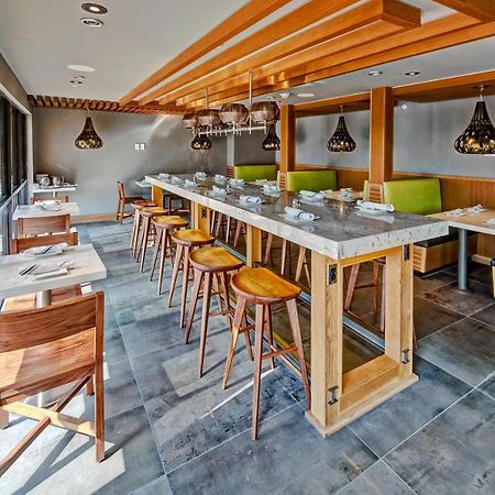 Courtyard By Marriott Oxford Hotel Екстериор снимка