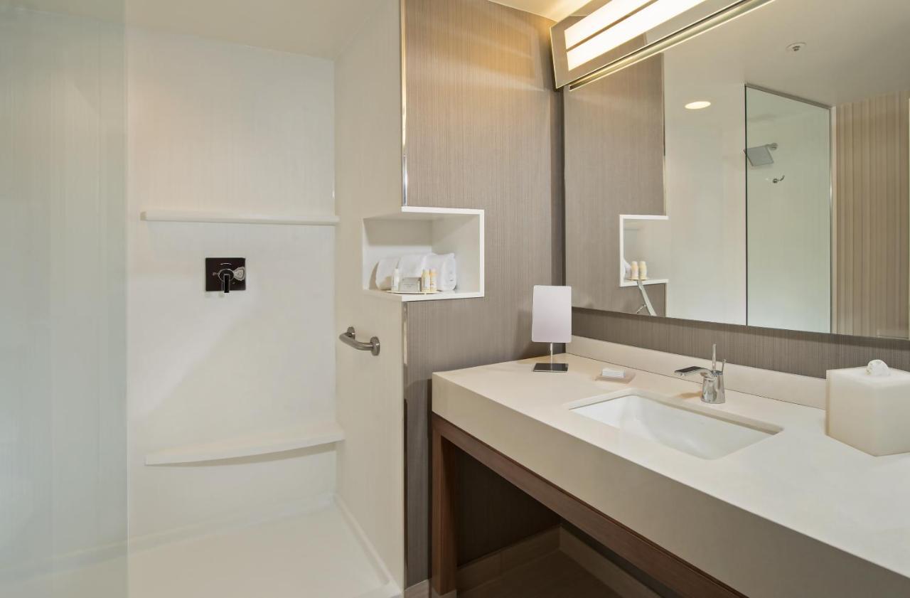 Courtyard By Marriott Oxford Hotel Екстериор снимка