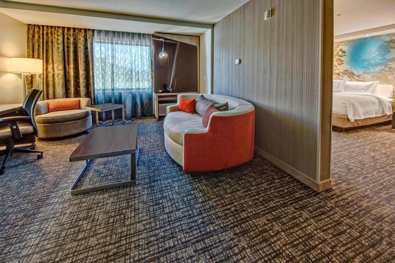 Courtyard By Marriott Oxford Hotel Екстериор снимка
