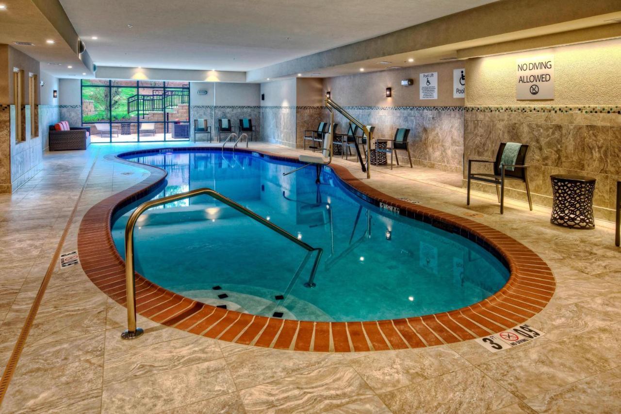 Courtyard By Marriott Oxford Hotel Екстериор снимка