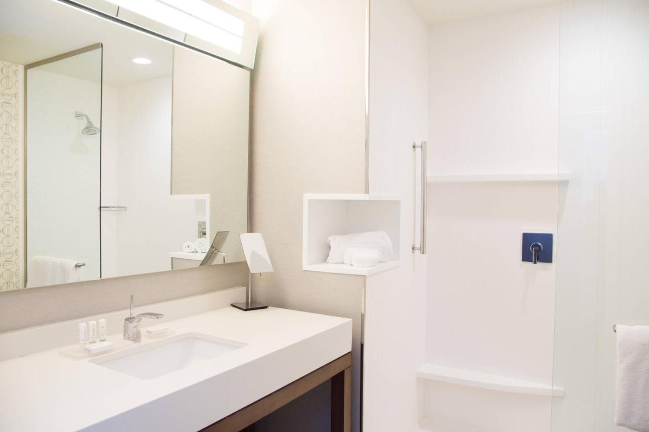 Courtyard By Marriott Oxford Hotel Екстериор снимка