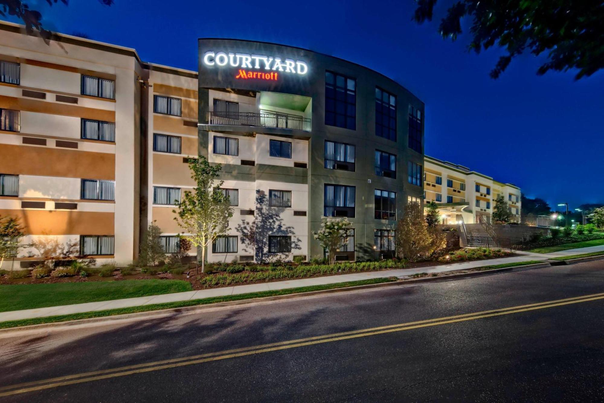 Courtyard By Marriott Oxford Hotel Екстериор снимка